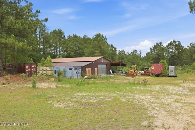 16 Crestview Place, Spring Lake, NC 28390