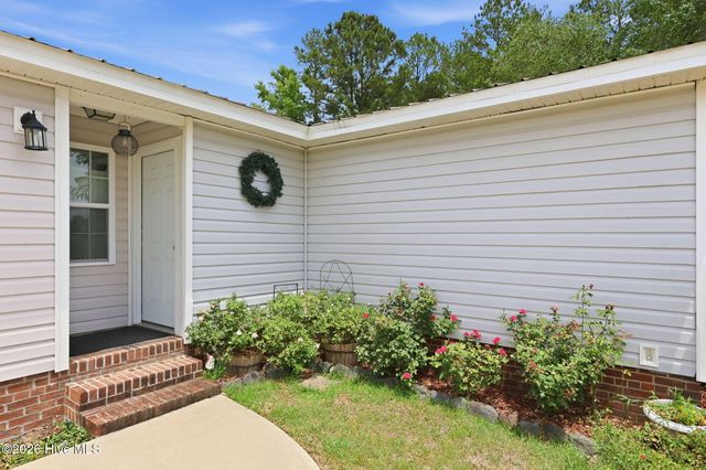 16 Crestview Place, Spring Lake, NC 28390