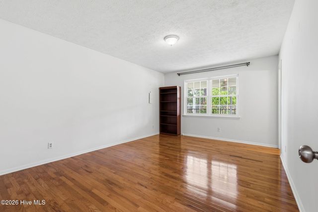 16 Crestview Place, Spring Lake, NC 28390