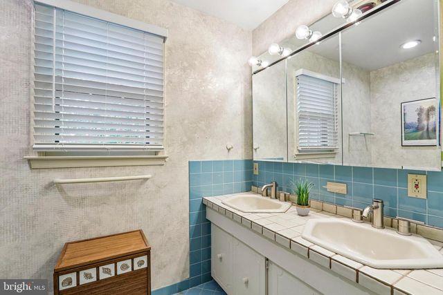 1763 TEAROSE LN, Cherry Hill, NJ 08003