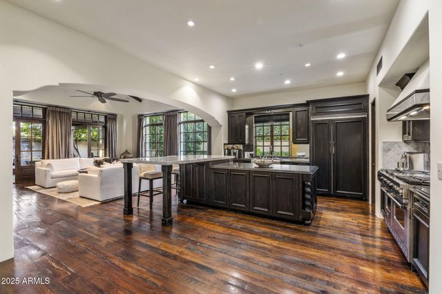 4949 E LINCOLN Drive 18, Paradise Valley, AZ 85253