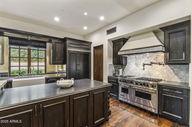 4949 E LINCOLN Drive 18, Paradise Valley, AZ 85253