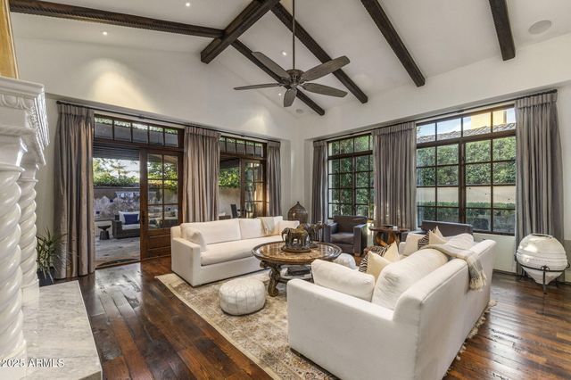 4949 E LINCOLN Drive 18, Paradise Valley, AZ 85253