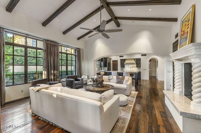 4949 E LINCOLN Drive 18, Paradise Valley, AZ 85253