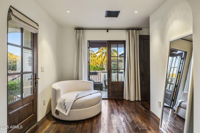 4949 E LINCOLN Drive 18, Paradise Valley, AZ 85253