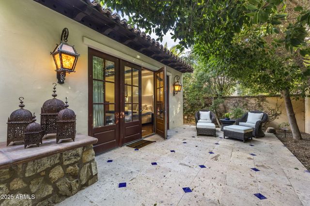 4949 E LINCOLN Drive 18, Paradise Valley, AZ 85253