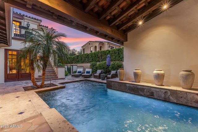 4949 E LINCOLN Drive 18, Paradise Valley, AZ 85253