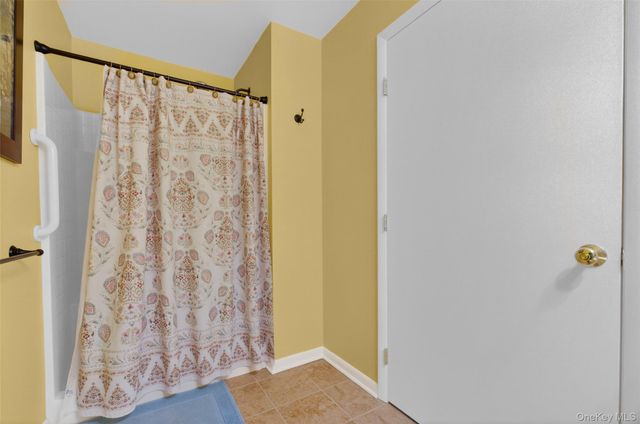 202 Falcon Court, Poughkeepsie, NY 12603