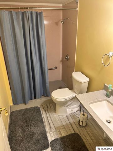 2240 Gunnison Drive, Lincoln, NE 68521