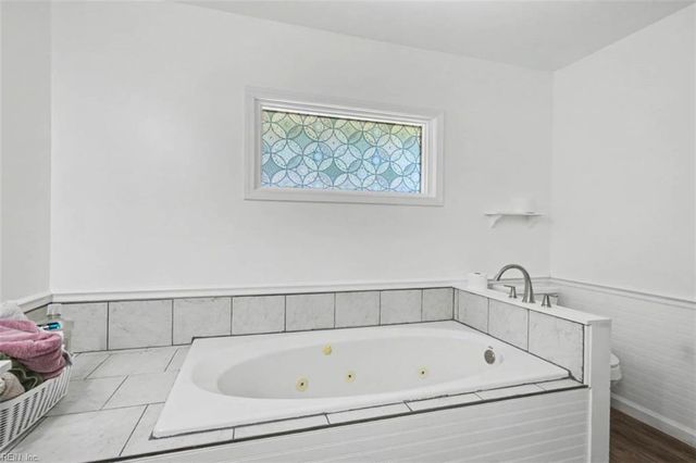 7042 East View RD, Hayes, VA 23072