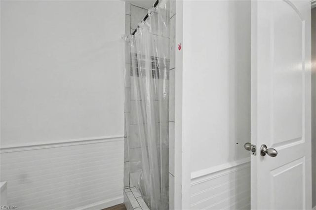 7042 East View RD, Hayes, VA 23072