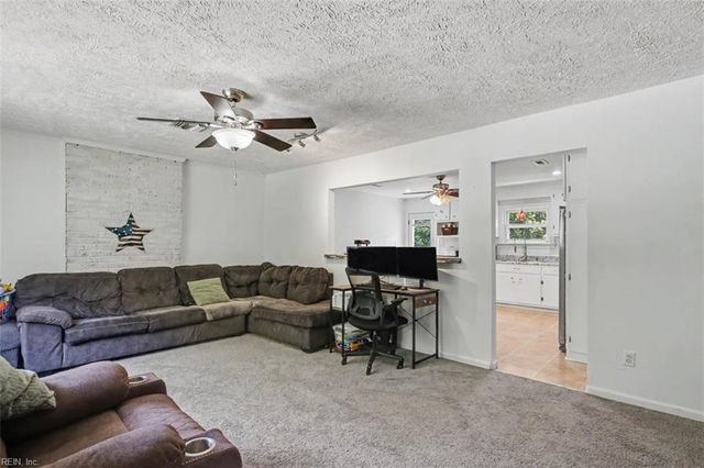 7042 East View RD, Hayes, VA 23072