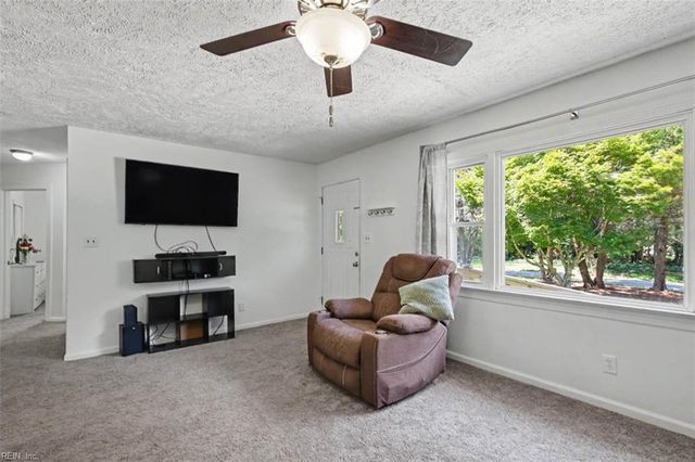 7042 East View RD, Hayes, VA 23072