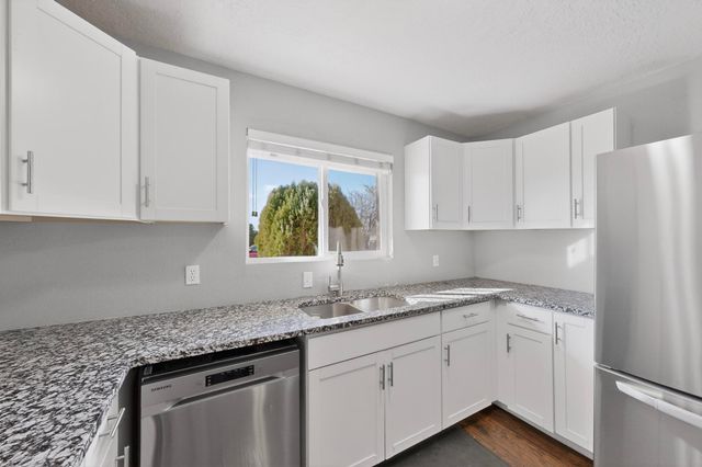 220 Espejo Street NE, Albuquerque, NM 87123