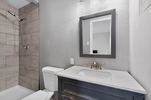 220 Espejo Street NE, Albuquerque, NM 87123