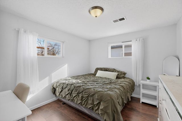 220 Espejo Street NE, Albuquerque, NM 87123