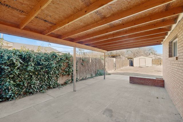 220 Espejo Street NE, Albuquerque, NM 87123