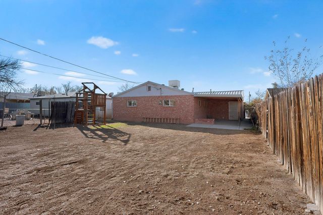 220 Espejo Street NE, Albuquerque, NM 87123