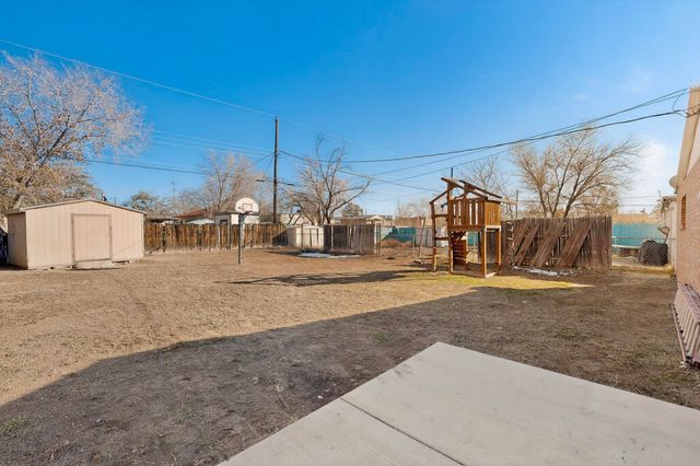 220 Espejo Street NE, Albuquerque, NM 87123
