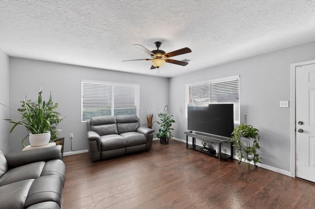 220 Espejo Street NE, Albuquerque, NM 87123