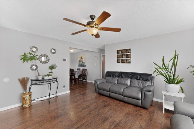 220 Espejo Street NE, Albuquerque, NM 87123