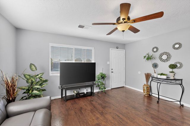 220 Espejo Street NE, Albuquerque, NM 87123