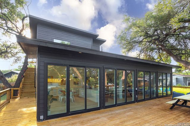 1277 Timberlane Dr, Canyon Lake, TX 78133