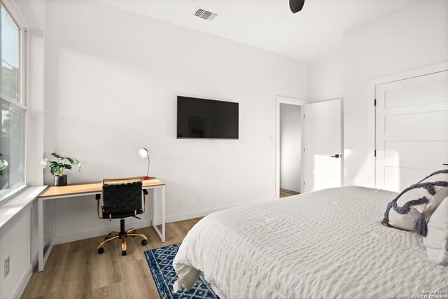 1277 Timberlane Dr, Canyon Lake, TX 78133