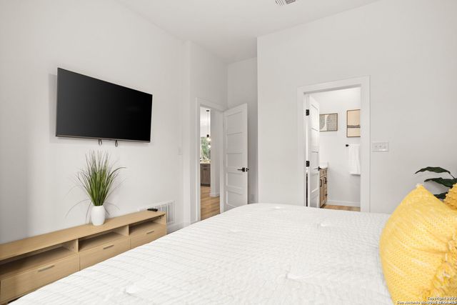 1277 Timberlane Dr, Canyon Lake, TX 78133