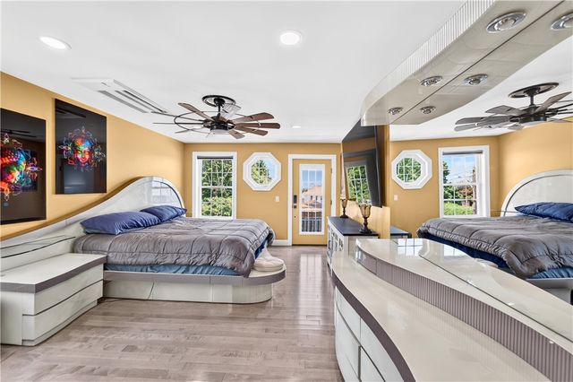 318 Farmington Avenue, Cranston, RI 02920