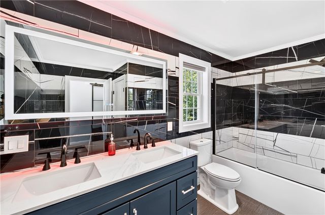 318 Farmington Avenue, Cranston, RI 02920