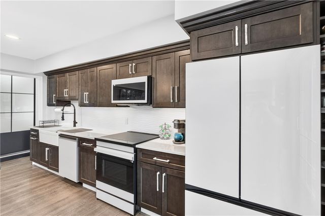 318 Farmington Avenue, Cranston, RI 02920