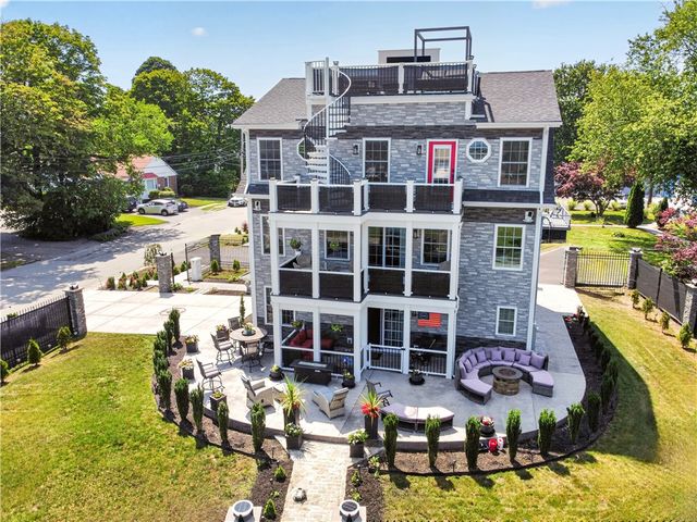 318 Farmington Avenue, Cranston, RI 02920