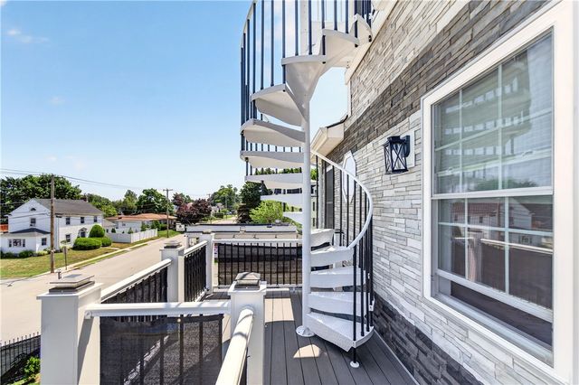 318 Farmington Avenue, Cranston, RI 02920