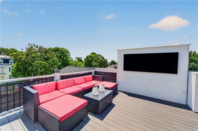 318 Farmington Avenue, Cranston, RI 02920