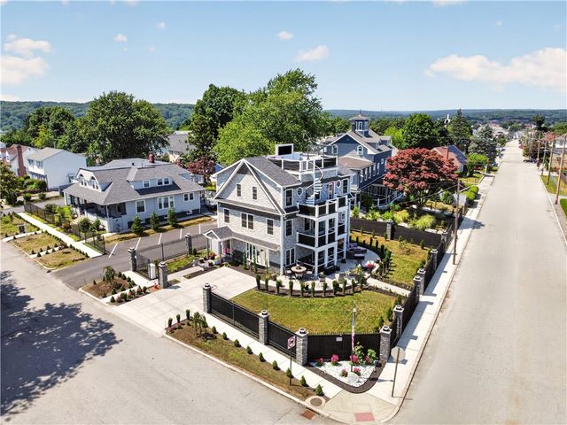 318 Farmington Avenue, Cranston, RI 02920