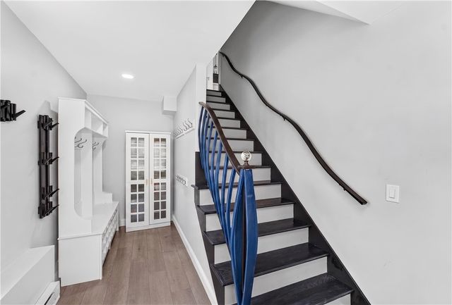 318 Farmington Avenue, Cranston, RI 02920