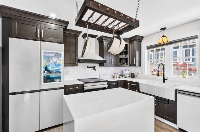 318 Farmington Avenue, Cranston, RI 02920