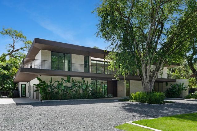 4040 Kiaora St, Miami, FL 33133