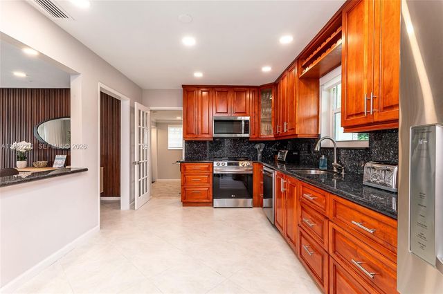21320 NE 25th Court, Miami, FL 33180