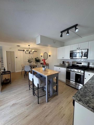 6372 Seven Springs Boulevard A, Greenacres, FL 33463