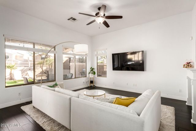 5030 E KIRKLAND Road, Phoenix, AZ 85054