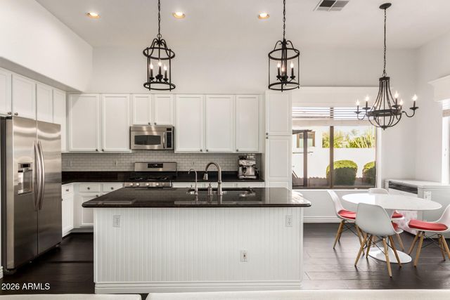 5030 E KIRKLAND Road, Phoenix, AZ 85054