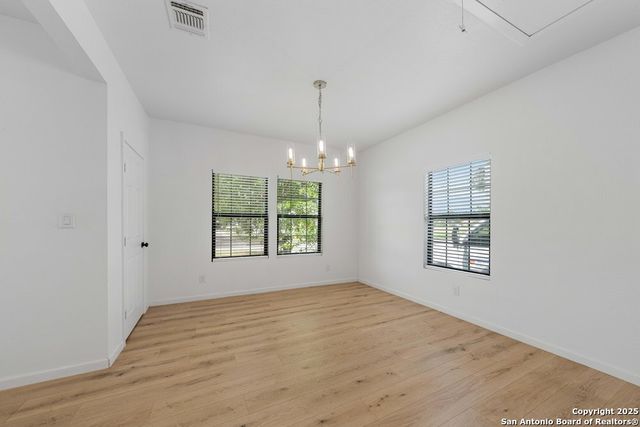 1407 W Mistletoe, San Antonio, TX 78201