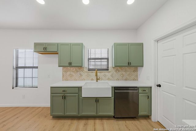 1407 W Mistletoe, San Antonio, TX 78201