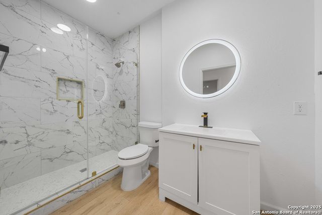 1407 W Mistletoe, San Antonio, TX 78201