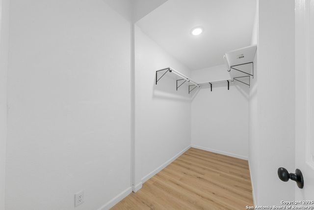 1407 W Mistletoe, San Antonio, TX 78201