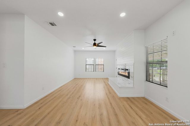 1407 W Mistletoe, San Antonio, TX 78201