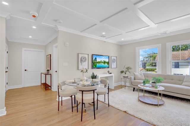 500 1st Avenue 1 B, New Hyde Park, NY 11040