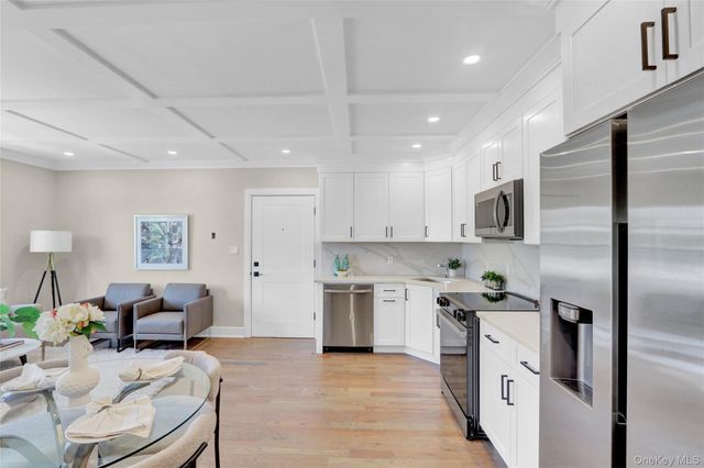 500 1st Avenue 1 B, New Hyde Park, NY 11040